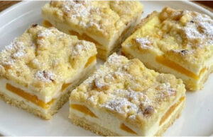 Looking for the Perfect Weekend Dessert? Try Delicate Linzer Bars with Quark and Fruit Delicate Linzer bars with quark and fruit on a tray