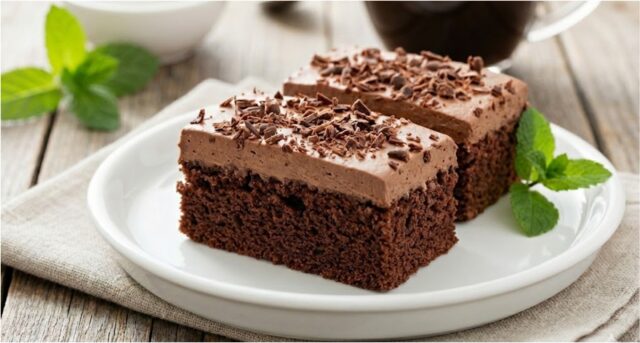 kefir-dessert-1 Kefir cake with sour cream and chocolate: Extremely moist dessert in 30 minutes