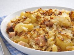 Old Bohemian Coalman’s Stew in One Pot: A Legendary, Affordable Dish That Smells Like Home Old Bohemian coalman's stew: affordable and hearty dish with potatoes, dumplings, and sauerkraut