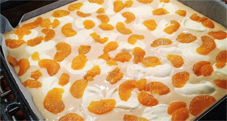 Quick Pour-Over Cup Cake with Quark and Mandarins