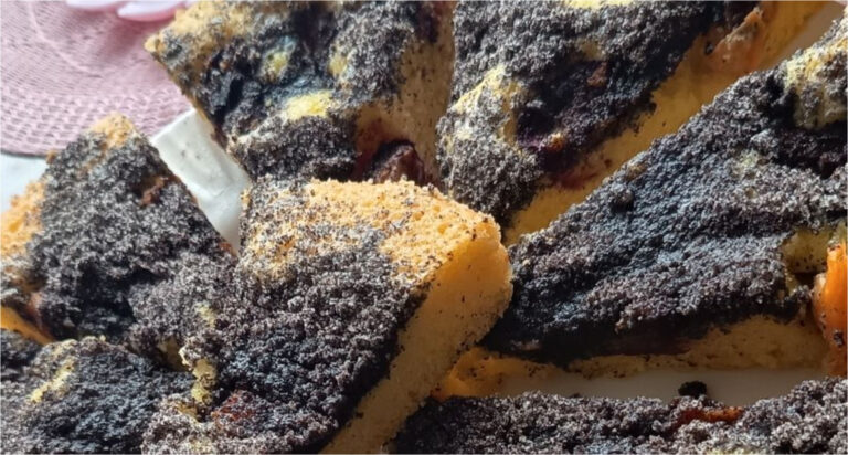 Spoon Quick Cake with Fruit and Poppy Seeds: Fluffy Moss-Like Dessert Without Weighing