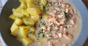 Spring Sulphur Shelf Mushroom in a Tangy Cream Sauce with Chives Spring sulphur shelf mushroom in tangy cream sauce with chives