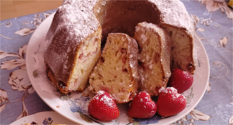 Moist Strawberry Mug Cake: A Quick Recipe That Always Works