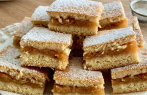 Apple Slices with Cinnamon: Tender Pastry, Juicy Filling, and a Timeless Classic Apple slices with cinnamon on a tray