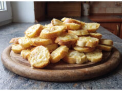 Baked Old Bread Rolls with Cheese: Crispy Snack Ready in Minutes Baked bread roll slices with cheese and toppings