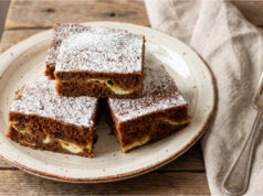 Black Cake with Quark and Lotus Biscuits: Moist Dessert Without Lengthy Beating Black cake with quark and Lotus biscuits on a tray