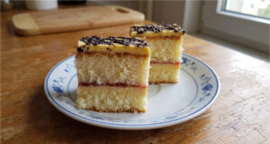 Cake Slice with Butter Cream: Simple Slices with Raspberry Jam Cake slice with butter cream and raspberry jam