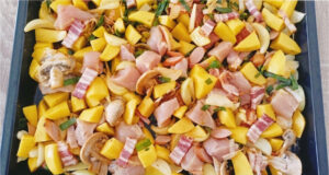 Chicken with Potatoes, Bacon and Vegetables on One Tray: Just Mix Everything and Bake Chicken with potatoes, bacon and vegetables on a baking tray