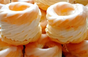 Choux Rings with Custard-Butter Cream: Fluffy Dessert with Whipped Cream and Mascarpone Choux rings with custard-butter cream, fluffy dessert with whipped cream and mascarpone