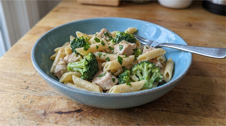 Creamy Chicken Pasta with Broccoli: Quick One-Pan Dinner in 20 Minutes