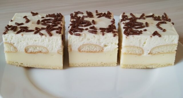 dessert Yogurt cream slice with puff pastry: light dessert with vanilla cream