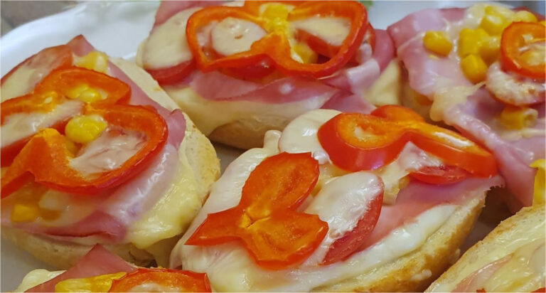 Great Baked Baguettes from Fridge Leftovers: Fragrant and Crispy Dinner