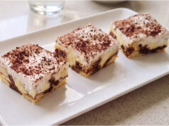 Cake with Vanilla Pudding: Moist Two-Tone Batter with Sour Cream Irresistible dream cake filled with vanilla pudding and a layer of sour cream