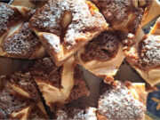 Layered Cocoa Sheet Cake with Quark: Moist Dessert with an Impressive Lattice Without Complicated Decoration Layered cocoa sheet cake with quark lattice