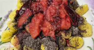 Lightning-Fast Potato Gnocchi with Butter, Poppy Seeds, and Stewed Plums: A Sweet Treat to Delight Lightning-fast potato gnocchi with butter, poppy seeds and stewed plums - sweet quick treat