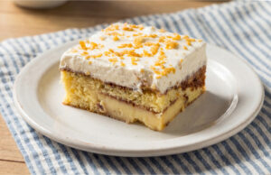 Macocha Slices with Vanilla Pudding: Moist Dessert with Delicate Mascarpone Cream Macocha slices with vanilla pudding and mascarpone cream