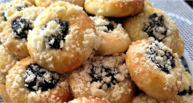 mayonnaise-kolacky-soft-yeast-dough-no-flour-dusting-570 Mayonnaise koláčky: Soft yeast dough that doesn't need flour dusting