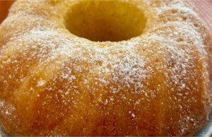 Moist Grandma’s Curd Bundt Cake: Fluffy Classic with Lemon and Vanilla Aroma Moist grandma's curd bundt cake: fluffy classic with lemon and vanilla aroma