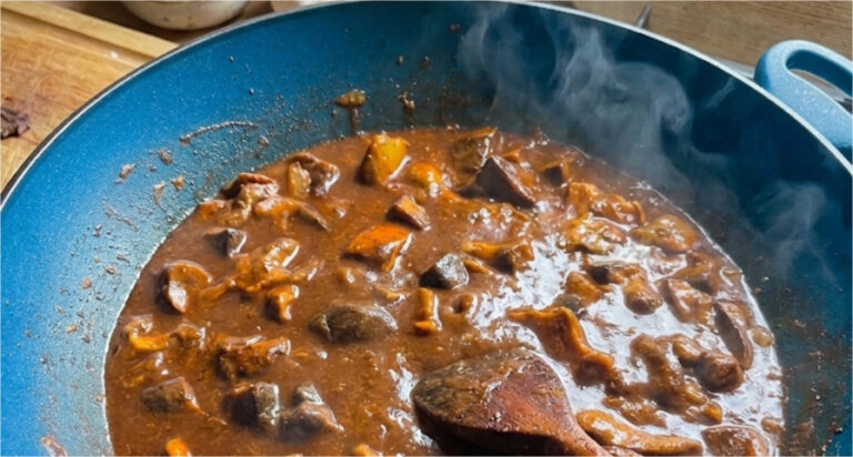 Mushroom Goulash: Hearty Classic with Fragrant Caraway, Lard, and Garlic
