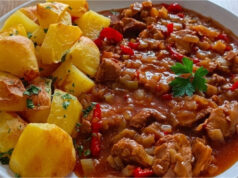 Pork Tenderloin with Bacon, Bell Pepper and Leek: Juicy Skillet Mix Perfect with Roasted Potatoes Juicy pork tenderloin with bacon, bell pepper and leek in a skillet