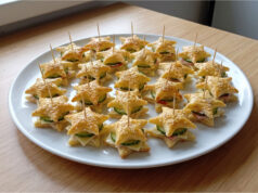 Forget Open Sandwiches: These Puff Pastry Stars with Garlic Spread Are Crunchy Bites with Ham, Cheese, and Cucumber Festive puff pastry stars with garlic spread, ham, cheese, and cucumber