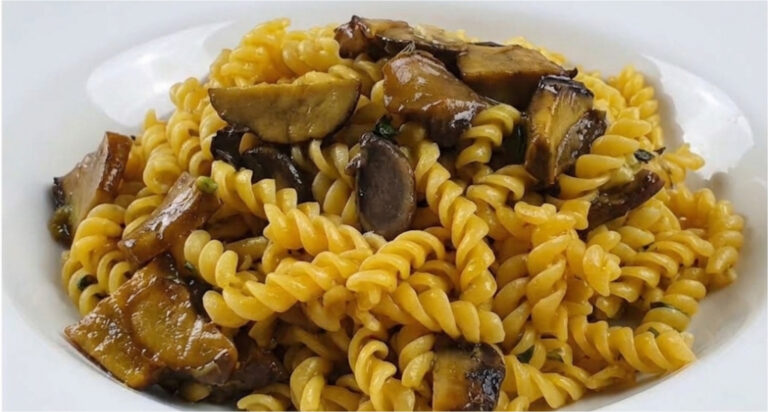 Quick Pasta with Wild Mushrooms: Creamy One-Pan Dish