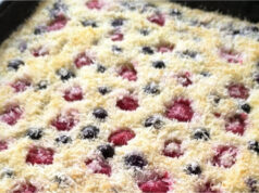 Raffaello Slices with Raspberries and Blueberries: Moist Coconut Cake with Whipped Cream Raffaello slices with raspberries and blueberries – moist coconut cake with whipped cream