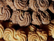Retro Esíčka Cookies: Fragrant Cinnamon Pastries Easily Shaped with a Piping Bag Retro Esíčka cookies: fragrant cinnamon pastries easily shaped with a piping bag