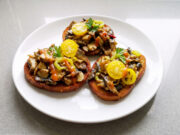 Spicy Mushroom Mixture for Toast: Quick Dinner with Chili, Garlic and Parsley Spicy mushroom mixture on toast with chili and parsley