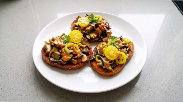 Spicy Mushroom Mixture for Toast: Quick Dinner with Chili, Garlic and Parsley