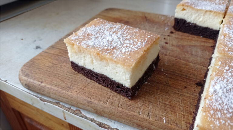 Three-Color Cake with Quark: Moist Layers and Delicate Filling on One Tray