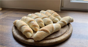 Homemade Bread Rolls: Simple Yeast Pastry with a Soft Center and Crispy Crust Different variations of homemade bread rolls