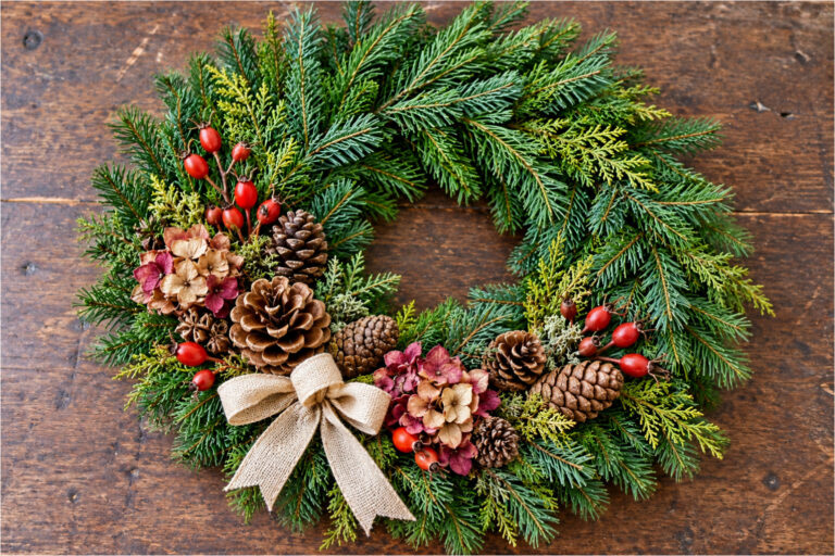 Don’t Buy Expensive All Souls’ Day Wreaths: You Can Easily Make These Beautiful Ideas from Pine Branches and Cones at Home