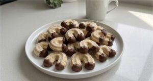 Almond Pudding Crescents: Delicate Christmas Cookies That Melt in Your Mouth Almond pudding crescents – delicate Christmas cookies that melt in your mouth