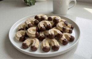 Almond Pudding Crescents: Delicate Christmas Cookies That Melt in Your Mouth Almond pudding crescents – delicate Christmas cookies that melt in your mouth