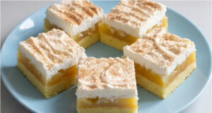 Apple Slices with Curd Whipped Cream: Moist and Refreshing Sheet Cake Dessert Apple slices with curd whipped cream – moist and refreshing sheet cake dessert