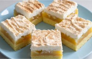 Apple Slices with Curd Whipped Cream: Moist and Refreshing Sheet Cake Dessert Apple slices with curd whipped cream – moist and refreshing sheet cake dessert