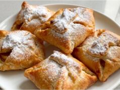 Apples in Puff Pastry: Crispy Bundles with Jam and Nuts Apples in puff pastry with jam and nuts