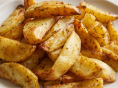 Baked Potatoes in Honey-Mustard Marinade: Crispy Side Dish Without Added Salt Baked potatoes in honey-mustard marinade: crispy side dish without added salt