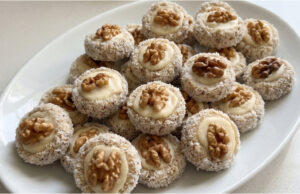 Brides with Walnut Cream: Delicate Sandwich Cookies That Melt After Two Days Brides with walnut cream: delicate sandwich cookies that melt after two days