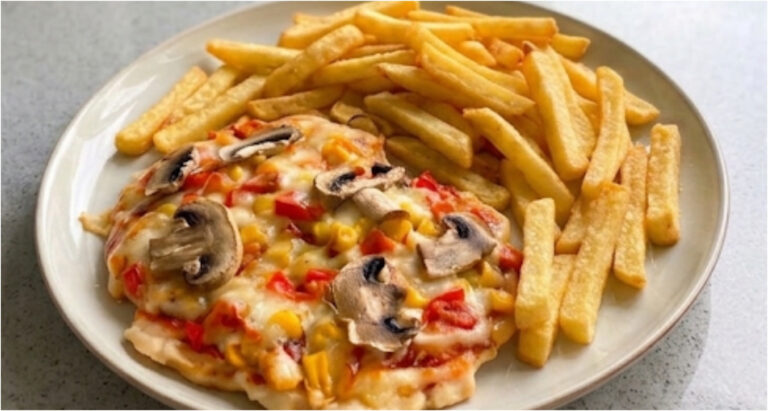 Chicken Cutlets Pizza Style: Juicy Meat with Cheese and Vegetables on One Tray