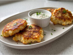 Chicken Patties with Vegetables: Juicy Dinner with Lemon Dressing and Crispy Side Chicken patties with vegetables: juicy dinner with lemon dressing and crispy side