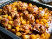 Chicken Thighs with Potatoes in One Pan: Juicy Dinner Without the Extra Work Chicken thighs with potatoes in one pan