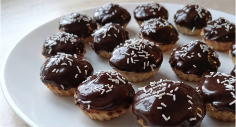 Cups Inspired by Drunken Isidor: Nut Filling, Cocoa Cream, and Chocolate Glaze