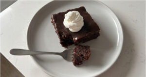 Granko Dessert with Coffee and Chocolate Glaze: Moist One-Bowl Cake Granko dessert with coffee and chocolate glaze – quick and easy preparation