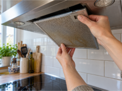 A Greasy Range Hood Filter Reduces Its Performance: How to Know When It’s Time to Clean It Greasy range hood filter detail
