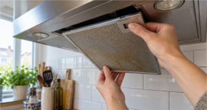 A Greasy Range Hood Filter Reduces Its Performance: How to Know When It’s Time to Clean It Greasy range hood filter detail