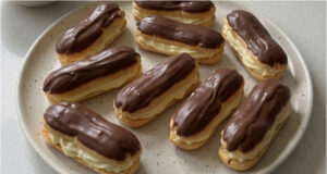 A Party Treat Everyone Will Fight For: Mini Éclairs with Divine Cream mini éclairs with luxurious cream – a mini dessert that will rule every party