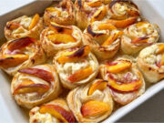 Nectarine and Quark Swirls: Delicate Puff Pastry Dessert Nectarine and quark swirls – delicate puff pastry without rising