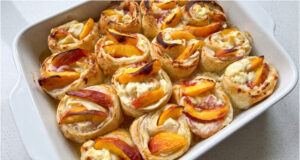 Nectarine and Quark Swirls: Delicate Puff Pastry Dessert Nectarine and quark swirls – delicate puff pastry without rising
